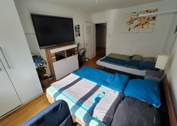Cozy Central Home With Balcony
